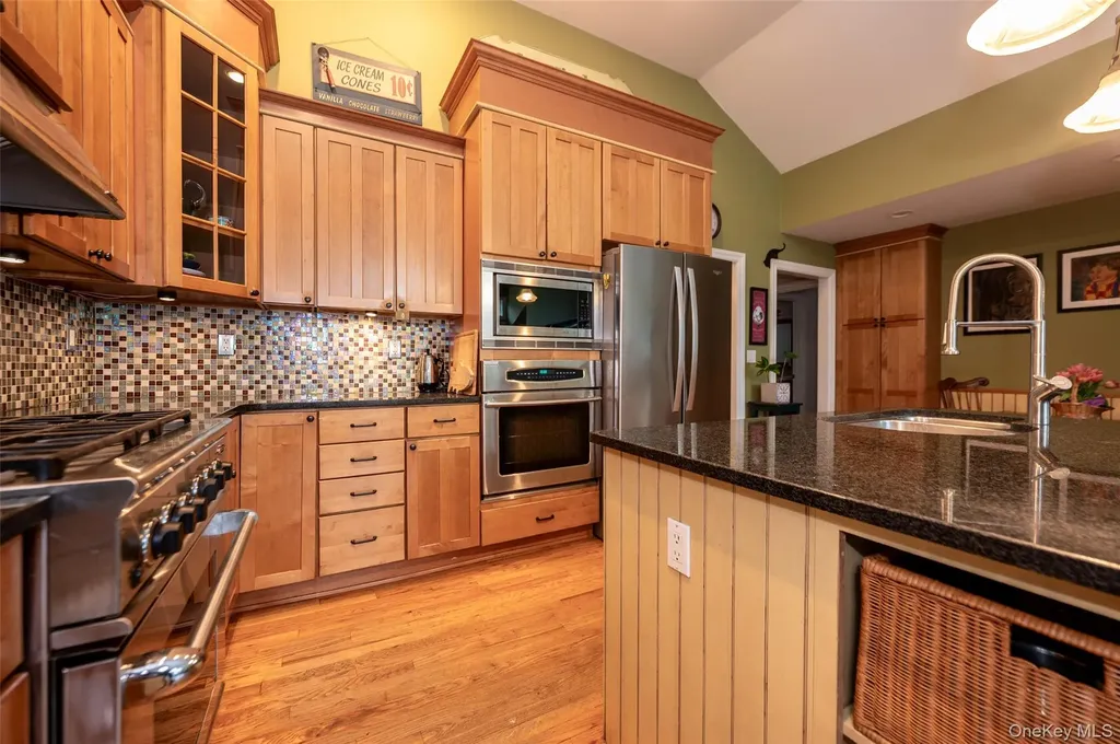 102 Warren Street Somers NY 10589