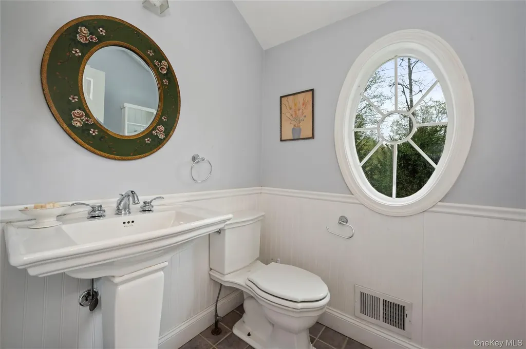 102 Warren Street Somers NY 10589