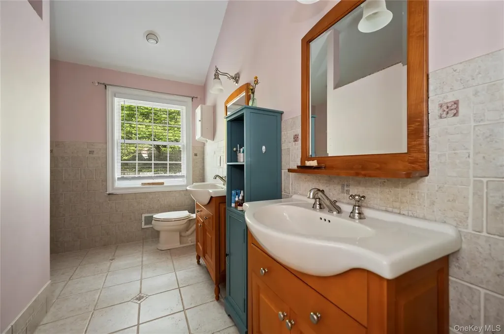 102 Warren Street Somers NY 10589