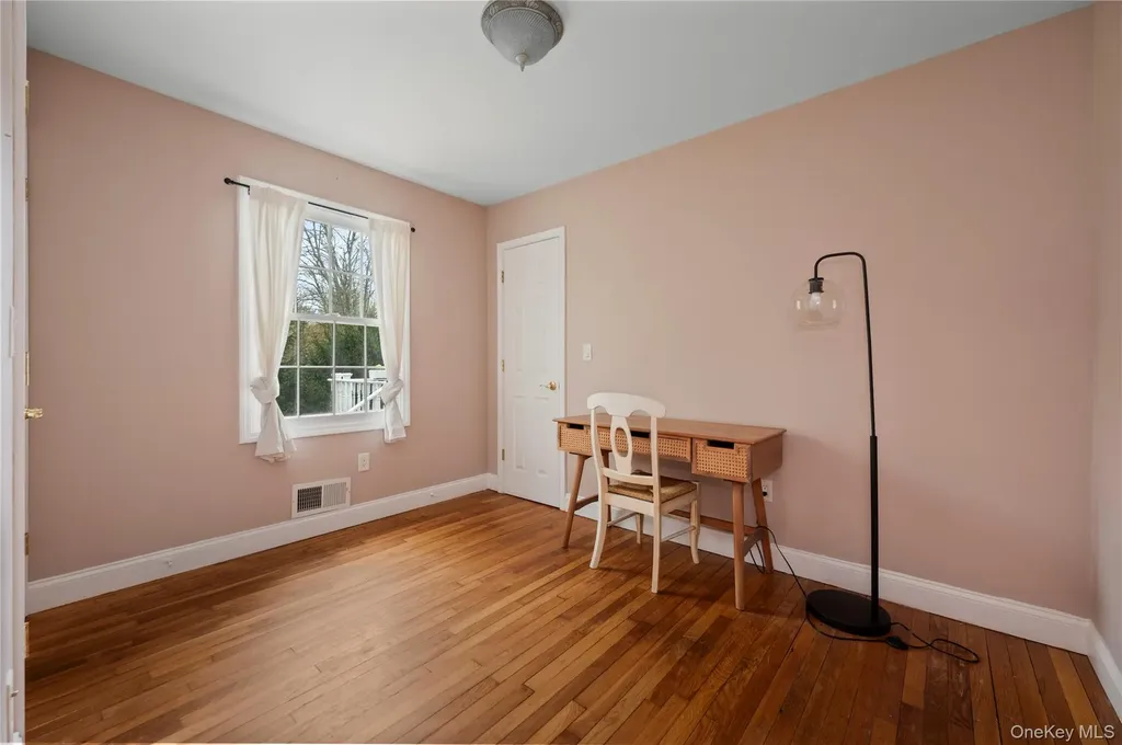 102 Warren Street Somers NY 10589