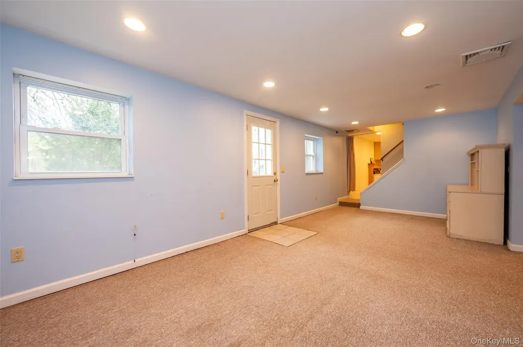 102 Warren Street Somers NY 10589