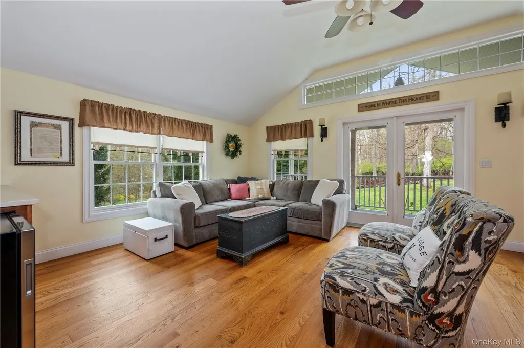 102 Warren Street Somers NY 10589