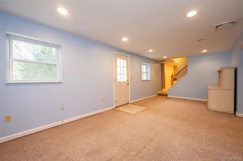 102 Warren Street Somers NY 10589