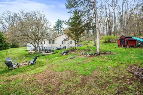 102 Warren Street Somers NY 10589