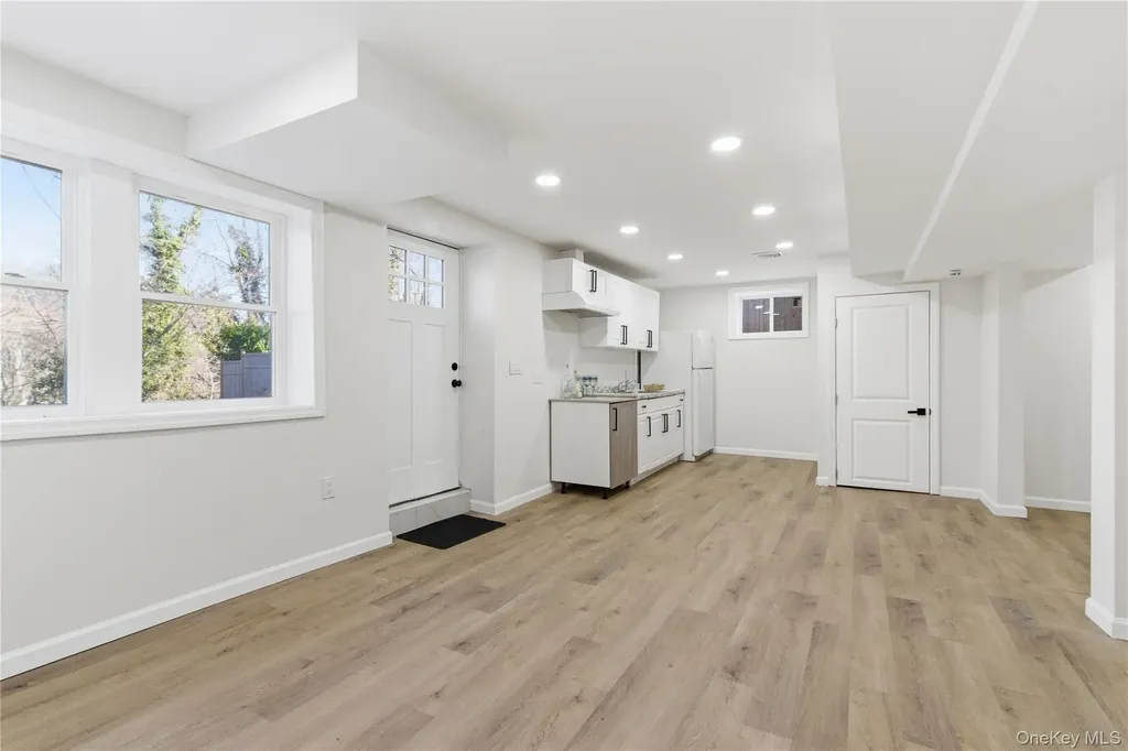 18 Maple Place Huntington NY 11743