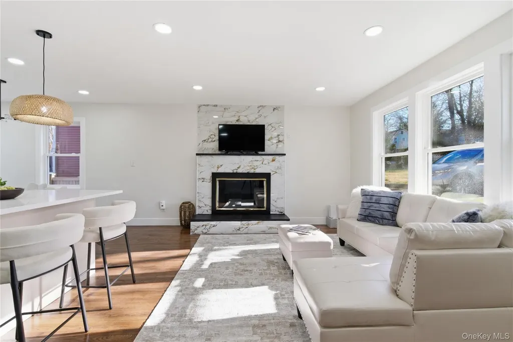 18 Maple Place Huntington NY 11743