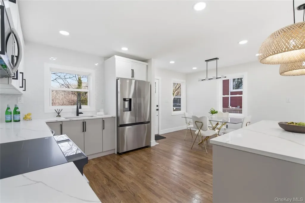 18 Maple Place Huntington NY 11743