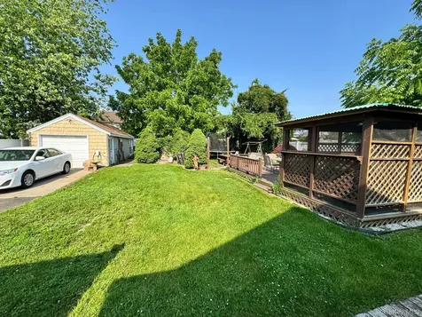 318 Felter Avenue Hewlett NY 11557