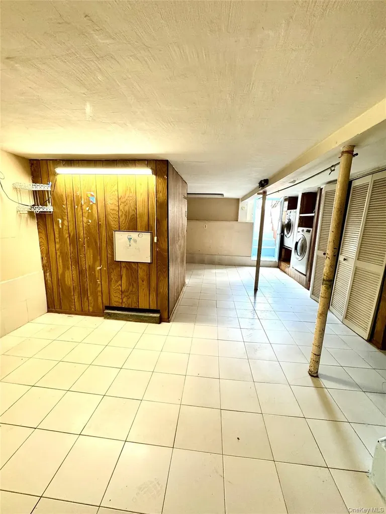 52-16 69th Place Maspeth NY 11378