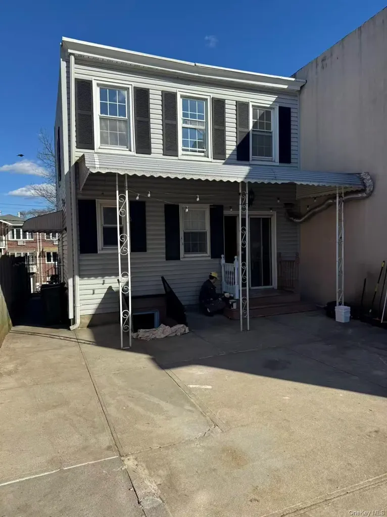 52-16 69th Place Maspeth NY 11378