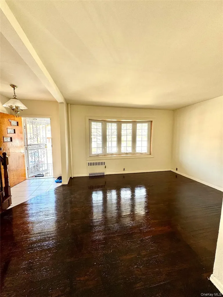 52-16 69th Place Maspeth NY 11378