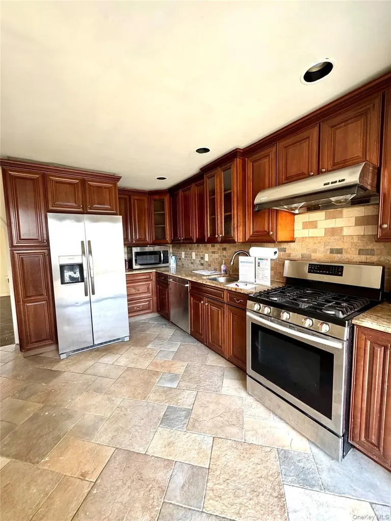 52-16 69th Place Maspeth NY 11378