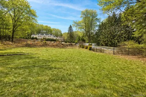 17 Briarwood Lane Suffern NY 10901