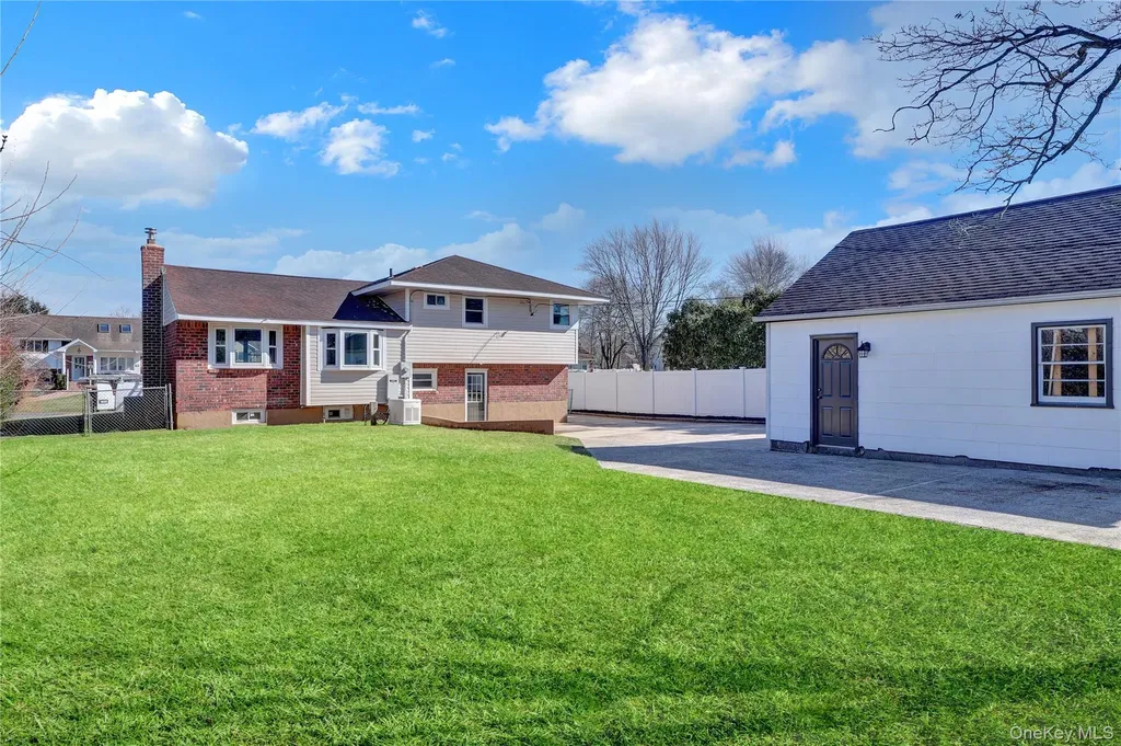 19 Gardenia Drive Commack NY 11725