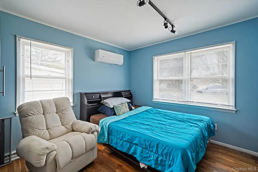 74 Argyle Drive Shirley NY 11967