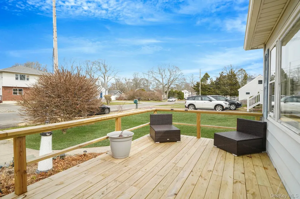 74 Argyle Drive Shirley NY 11967