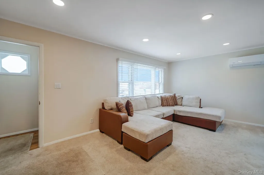 74 Argyle Drive Shirley NY 11967