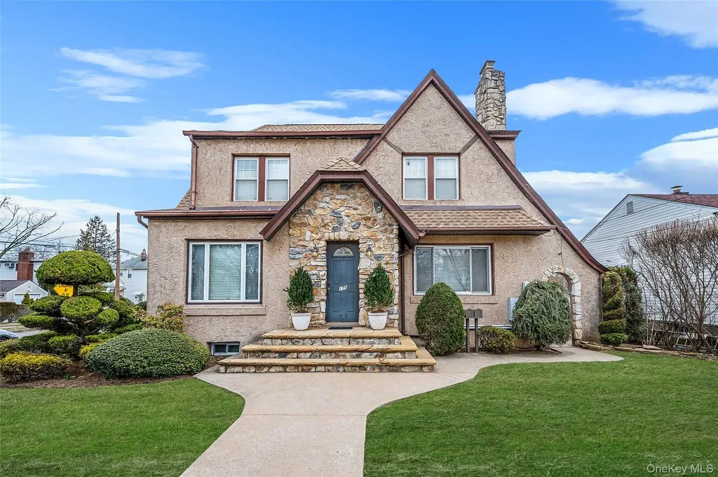 175 Rockaway Parkway Valley Stream NY 11580