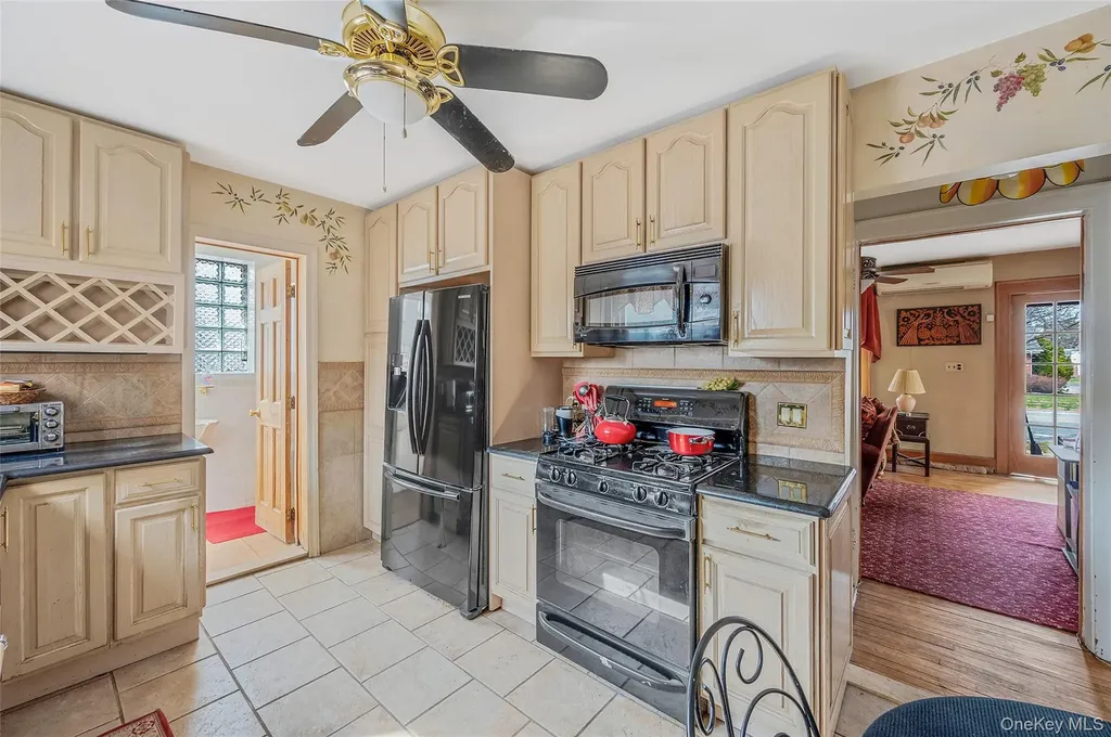 175 Rockaway Parkway Valley Stream NY 11580