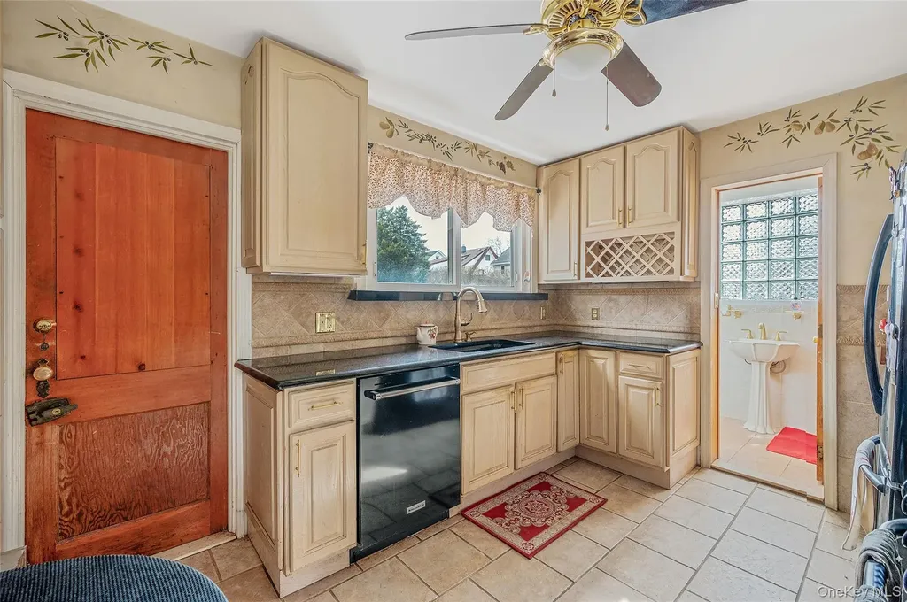 175 Rockaway Parkway Valley Stream NY 11580