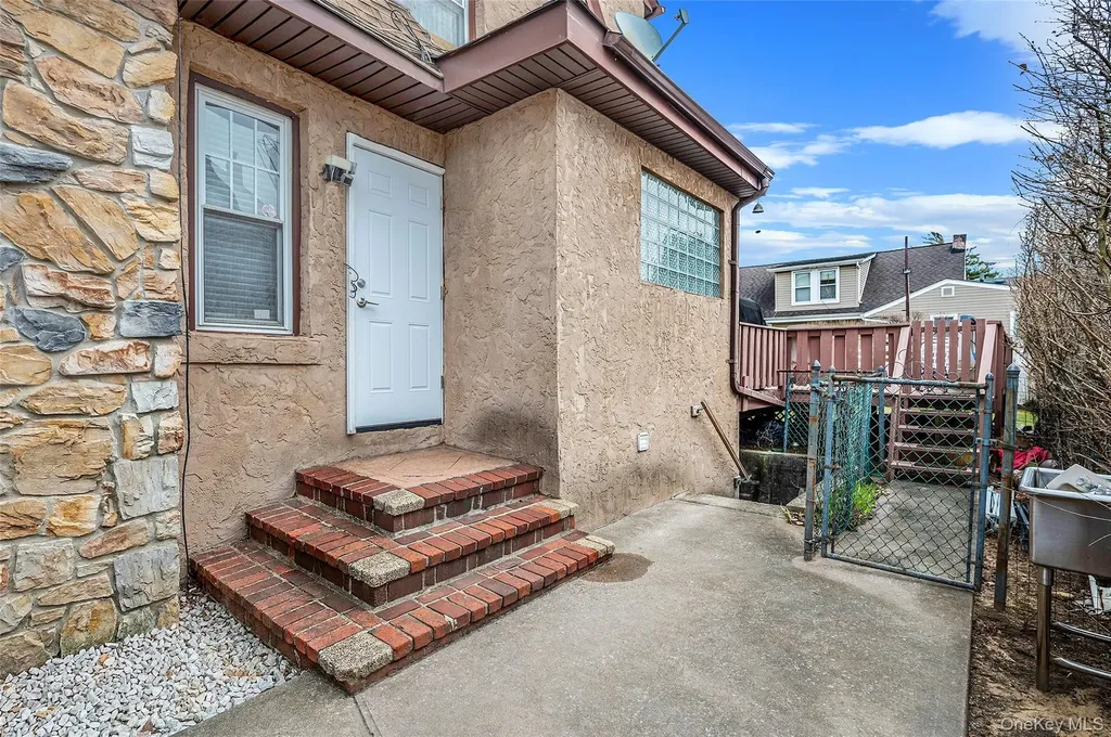 175 Rockaway Parkway Valley Stream NY 11580