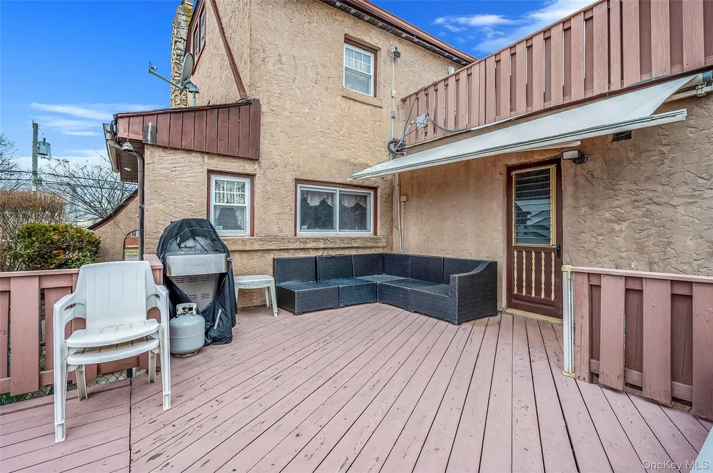 175 Rockaway Parkway Valley Stream NY 11580