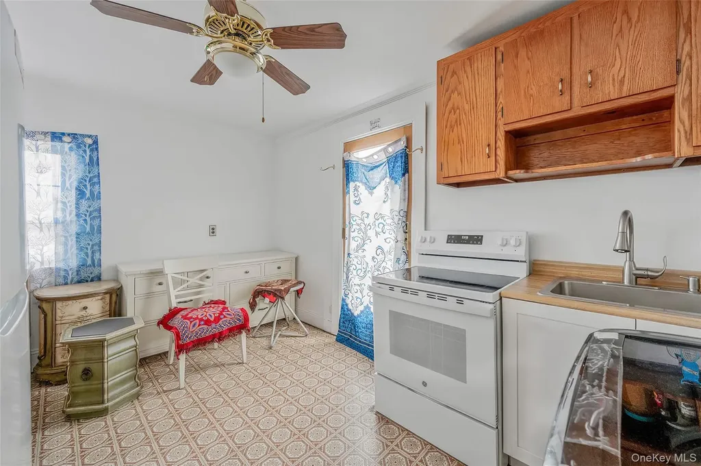 175 Rockaway Parkway Valley Stream NY 11580