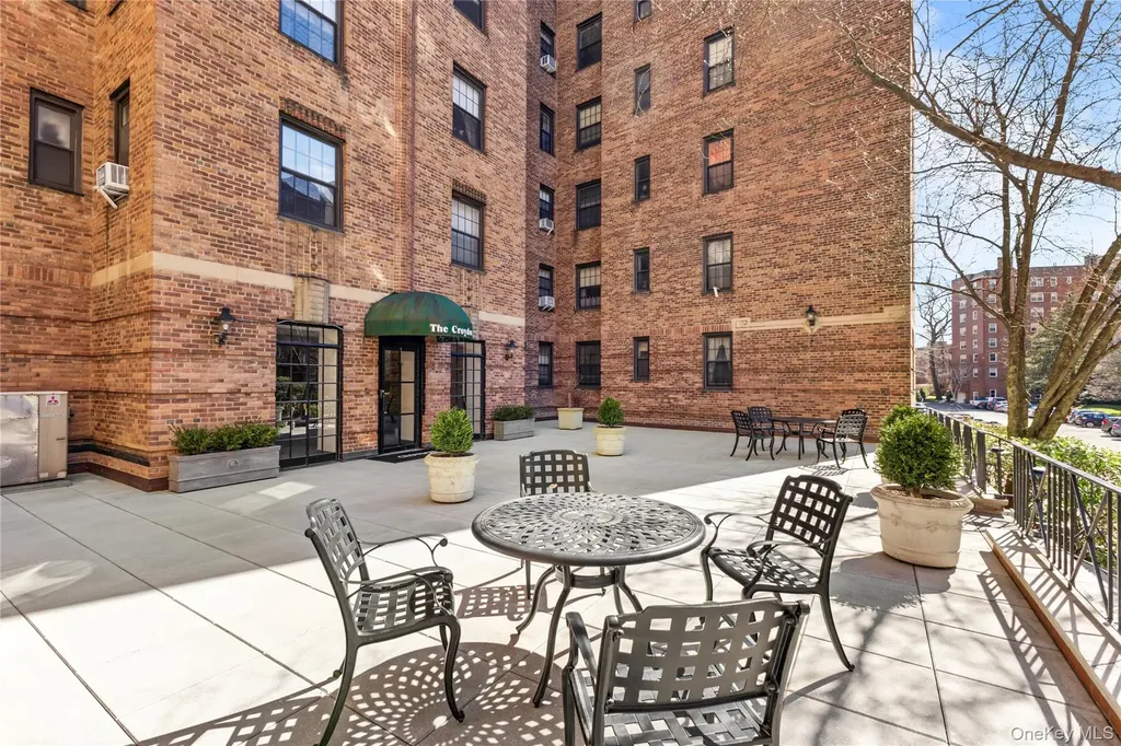 35 Parkview Avenue Bronxville NY 10708