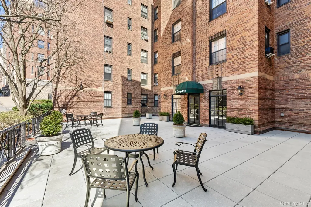 35 Parkview Avenue Bronxville NY 10708