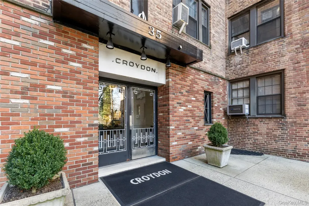 35 Parkview Avenue Bronxville NY 10708