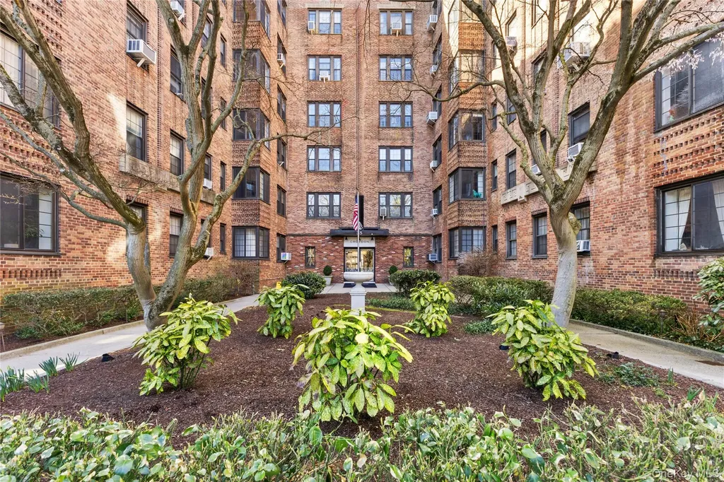 35 Parkview Avenue Bronxville NY 10708