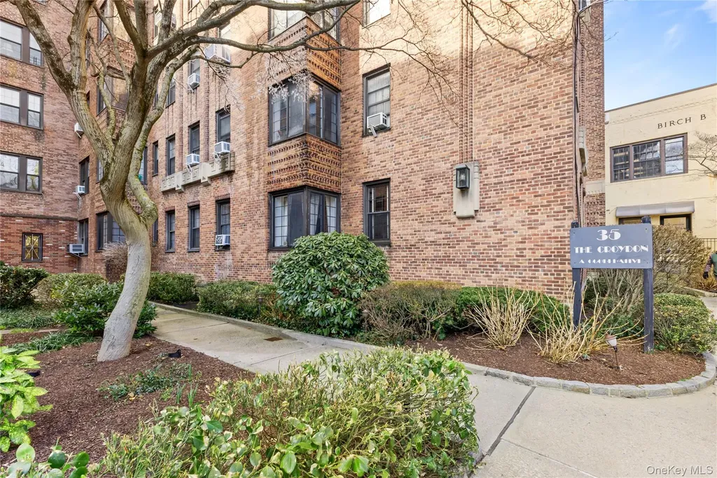 35 Parkview Avenue Bronxville NY 10708