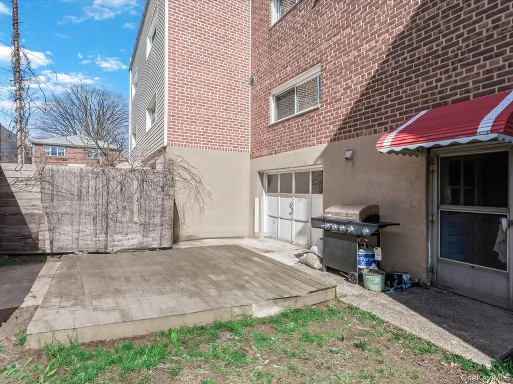 1969 Edison Avenue Bronx NY 10461