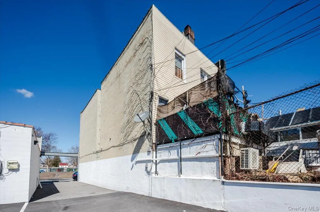 2918 Bruckner Boulevard Bronx NY 10465