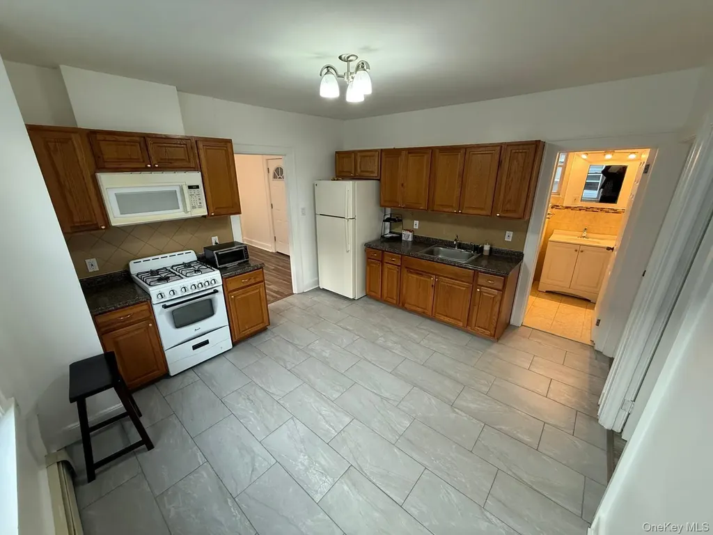 111-10 14th Avenue College Point NY 11356