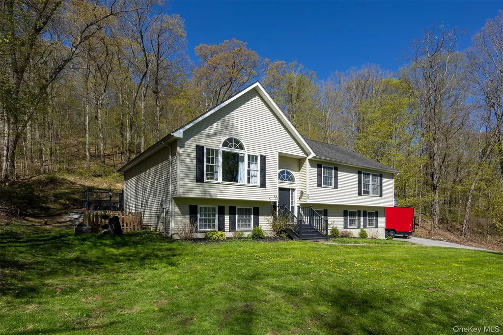 50 Horseshoe Road Millbrook NY 12545