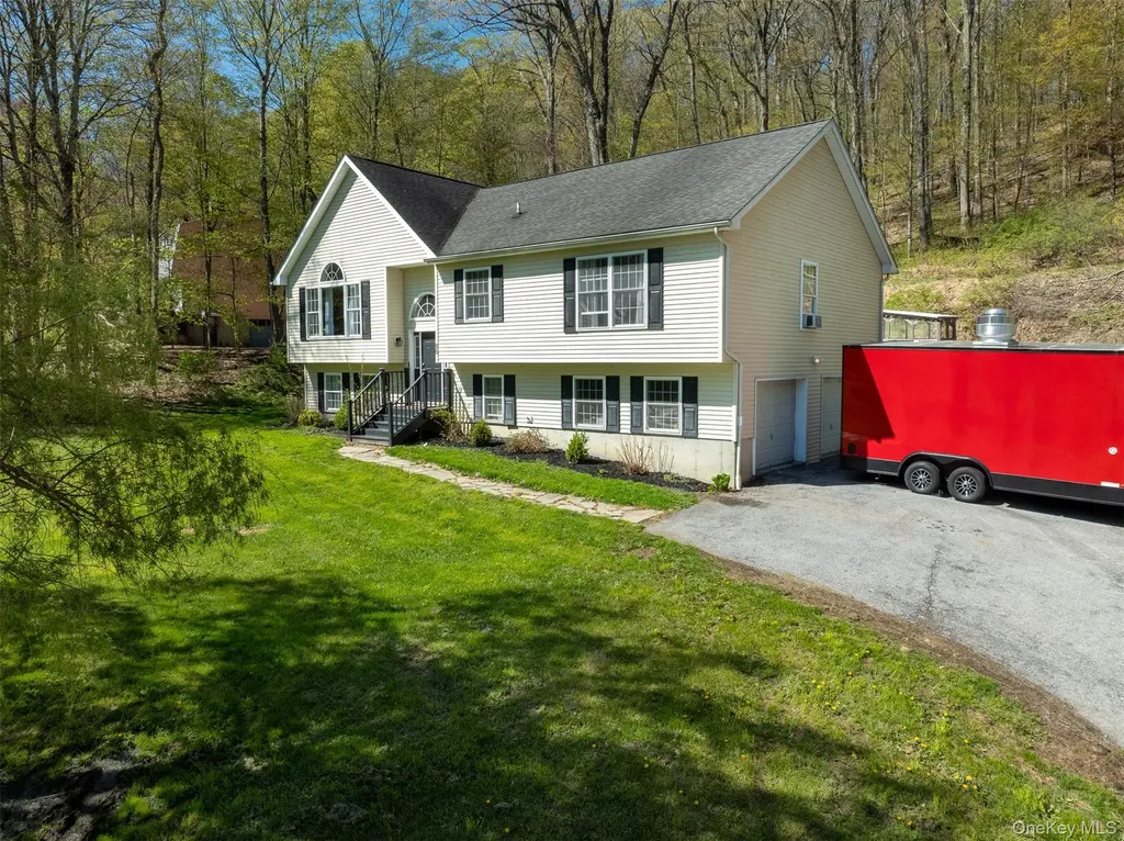 50 Horseshoe Road Millbrook NY 12545