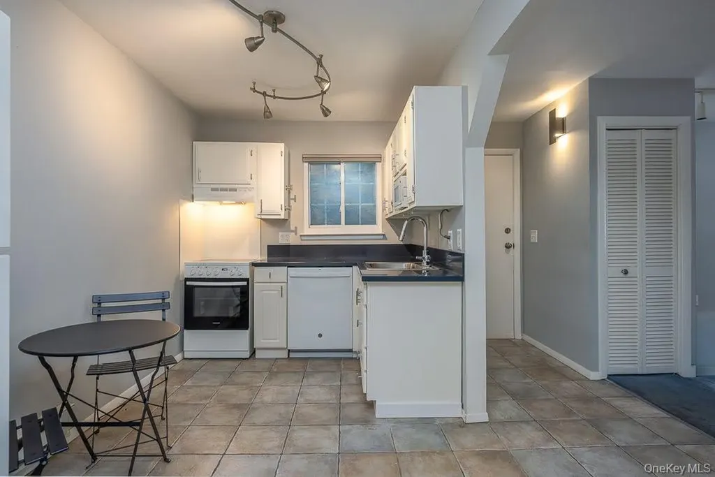 219 Fox Run Lane Carmel NY 10512
