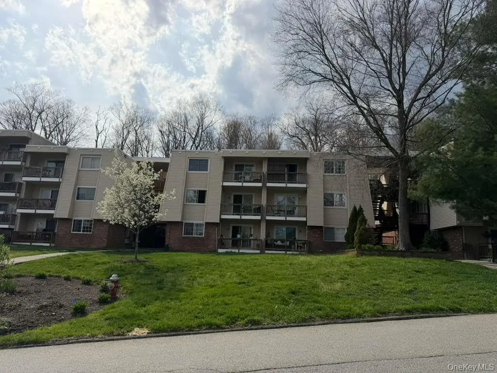 219 Fox Run Lane Carmel NY 10512