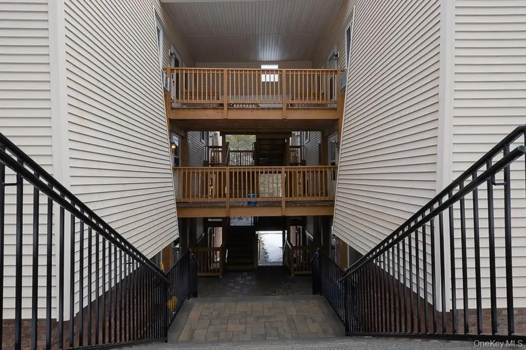 219 Fox Run Lane Carmel NY 10512