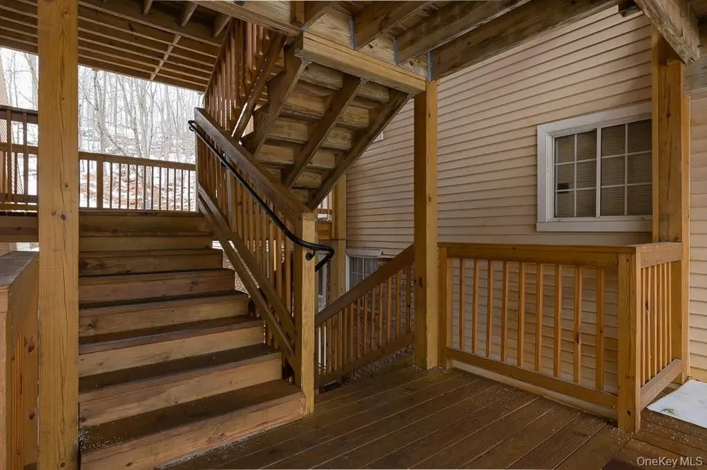 219 Fox Run Lane Carmel NY 10512