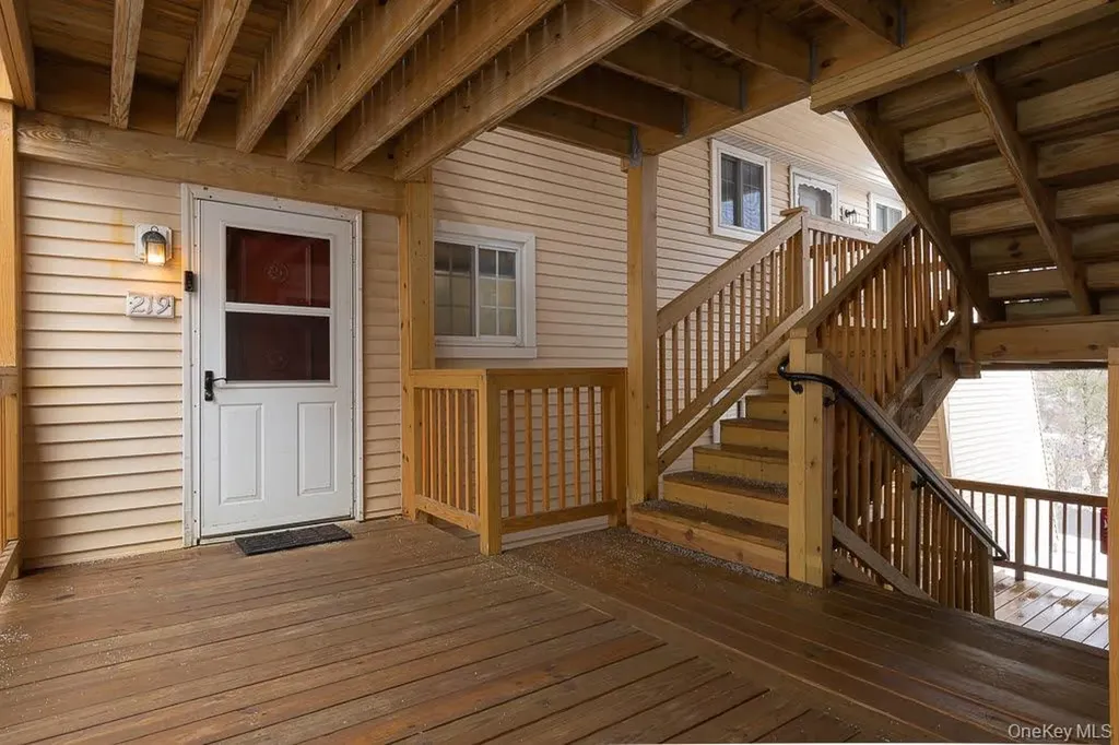 219 Fox Run Lane Carmel NY 10512