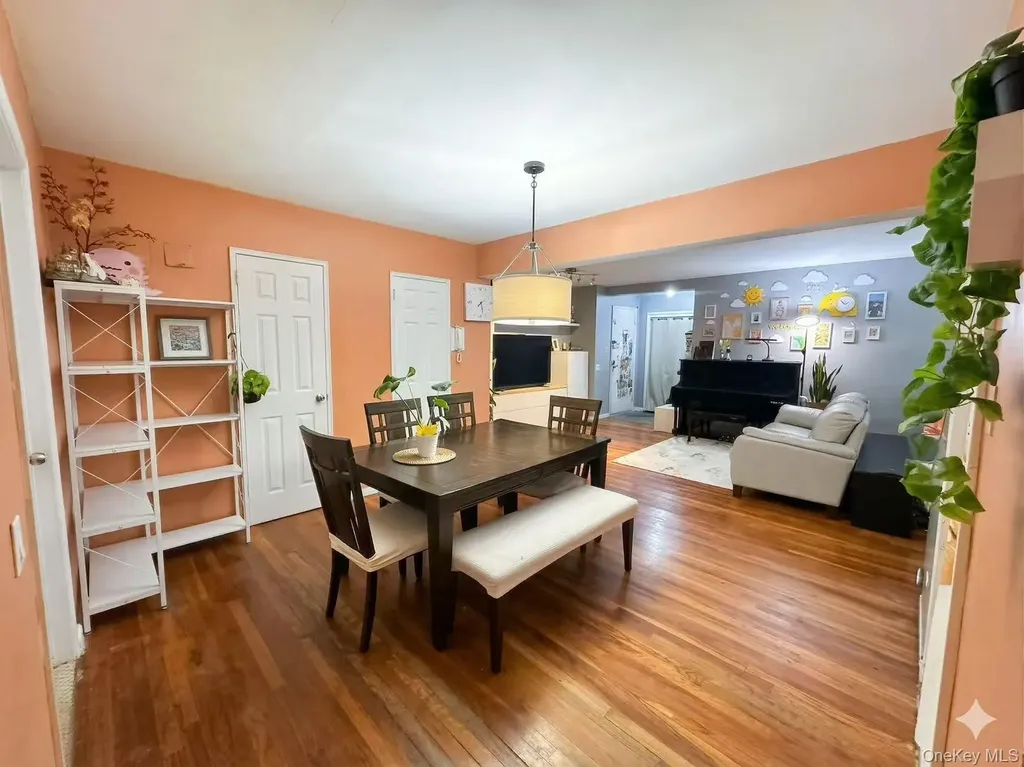 224-24 Union Turnpike Oakland Gardens NY 11364