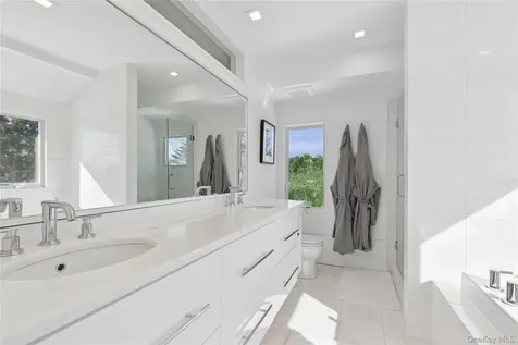 8 Ocean Lane Amagansett NY 11930