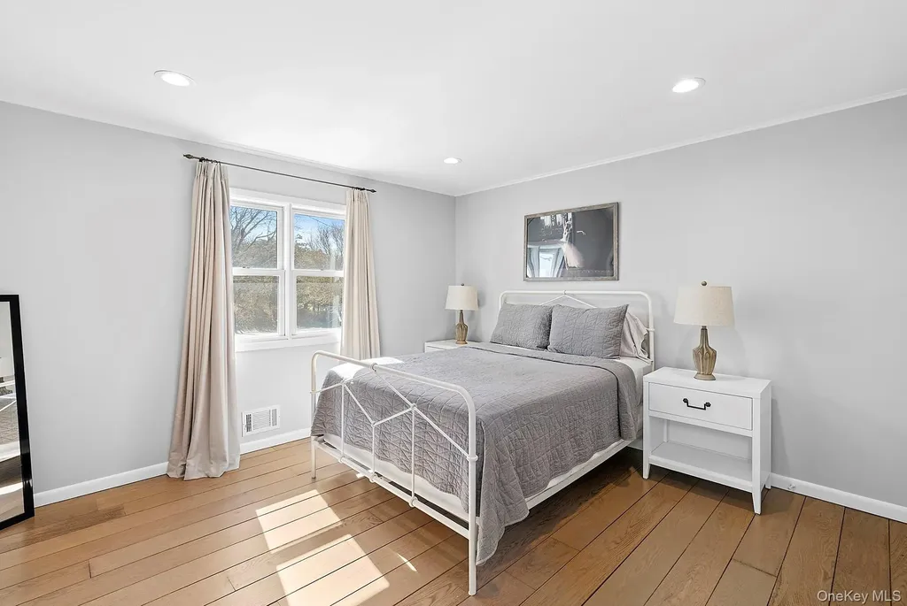 22 Peconic Crescent Hampton Bays NY 11946