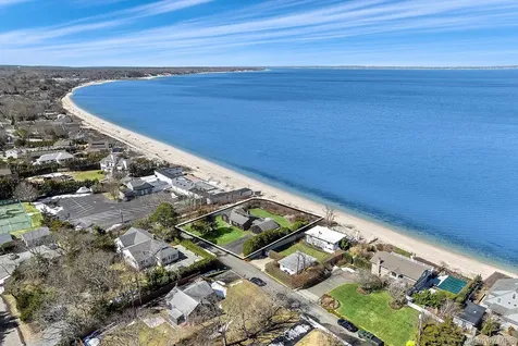 22 Peconic Crescent Hampton Bays NY 11946