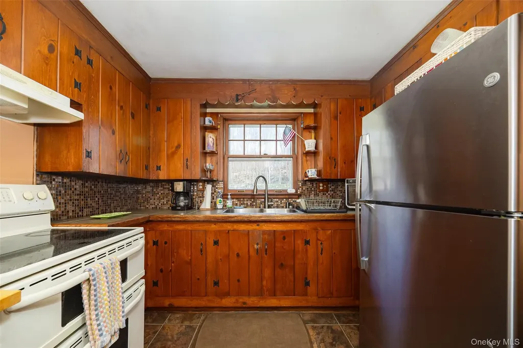 14 Van Wert Place Hyde Park NY 12538