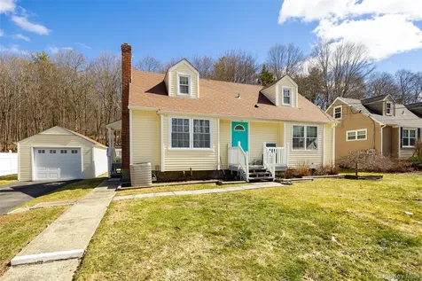 14 Van Wert Place Hyde Park NY 12538