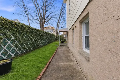 115 Winfred Avenue Yonkers NY 10704