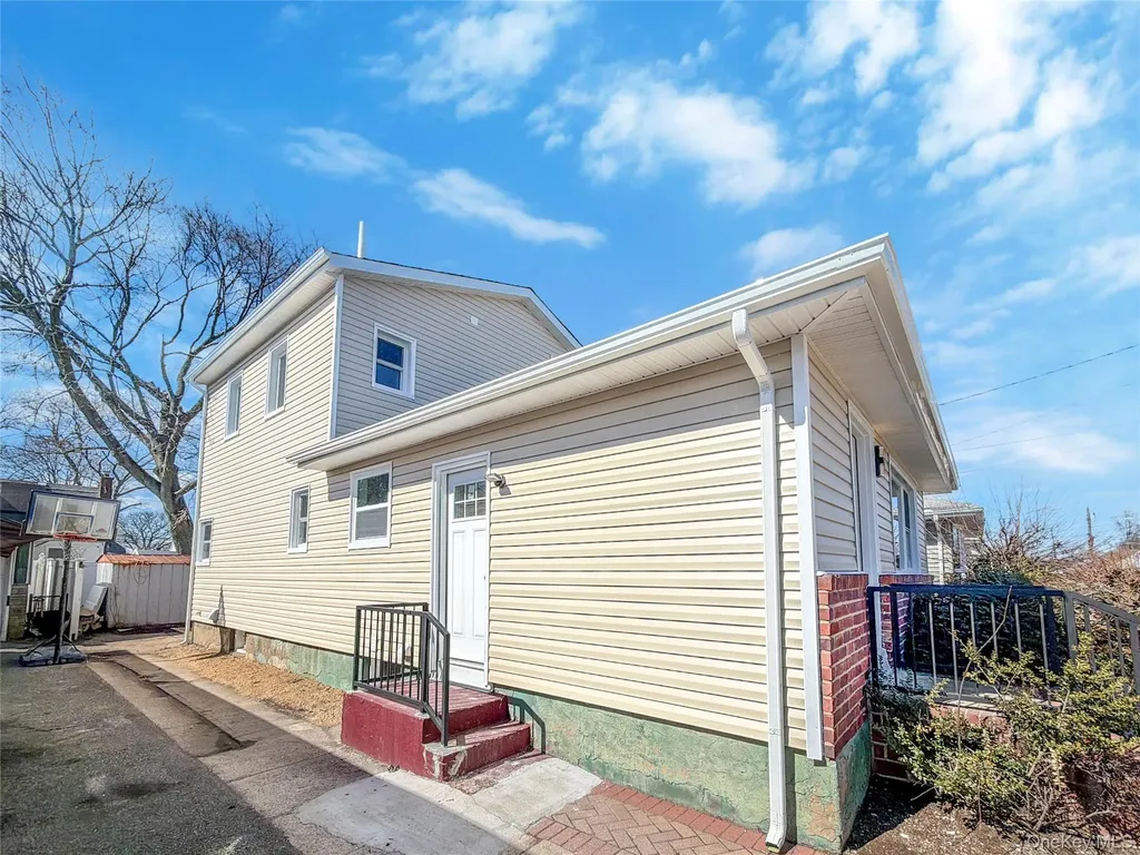 37 Lancaster Place Hempstead NY 11550